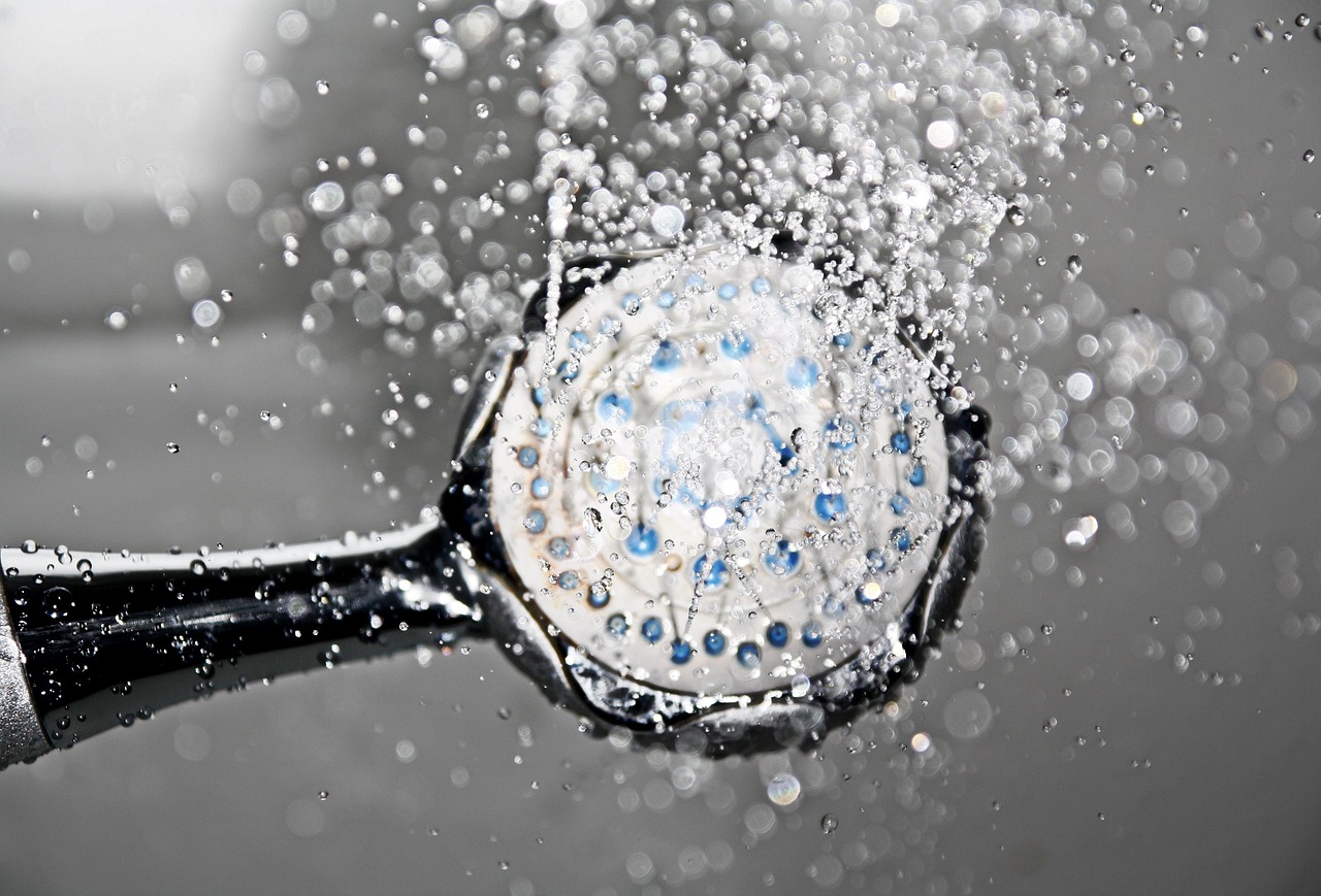 Waterbesparende automatische toiletspoeling gadget. Waterbesparende automatische toiletspoeling gadget.